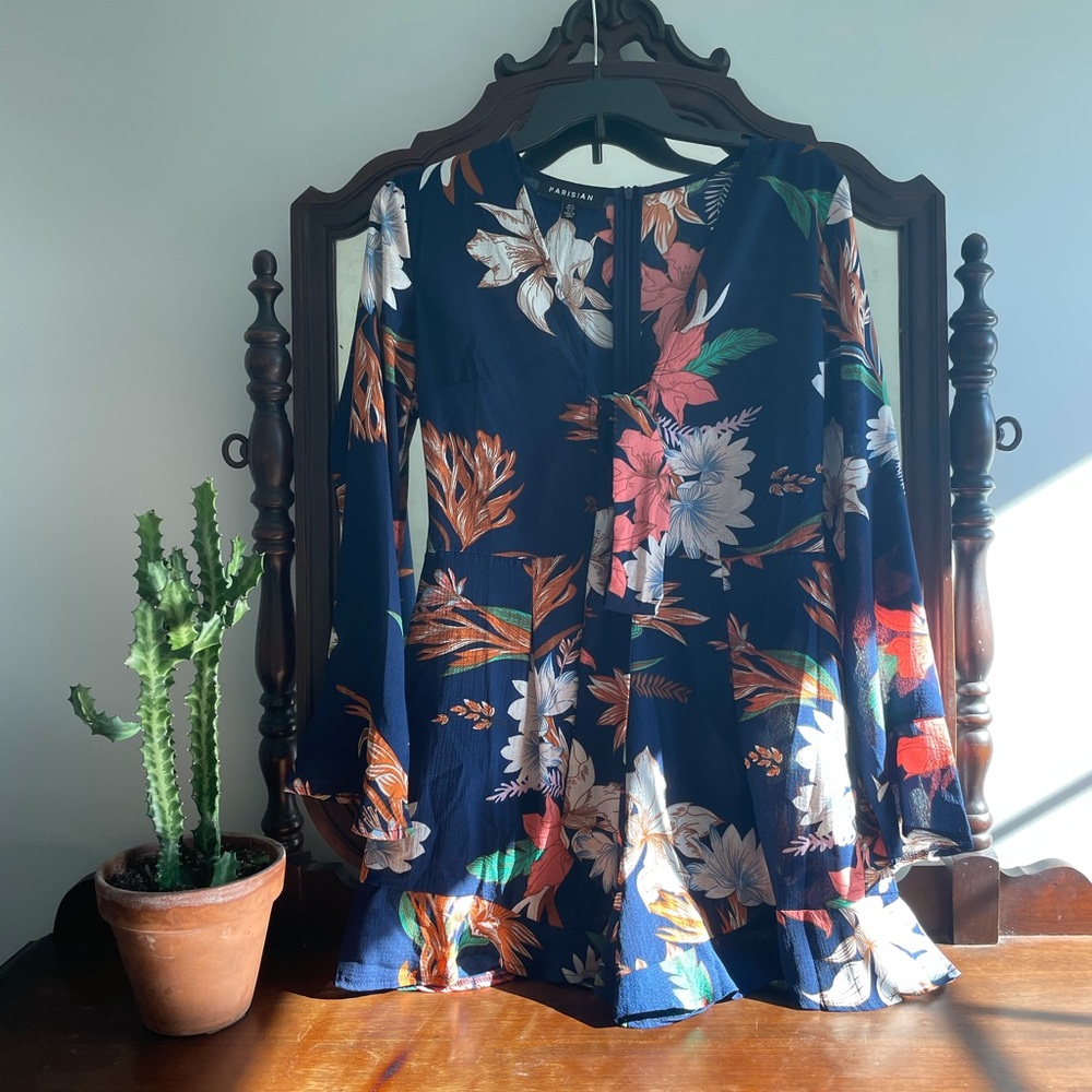✨Parisian✨ tropical navy romper